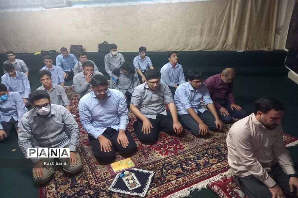 مراسم هفته وحدت در دبیرستان فرهنگ عرفان