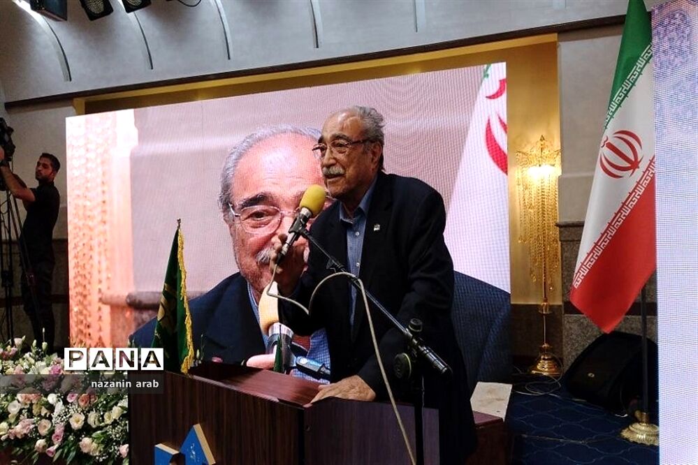 برگزاری همایش افتتاحیه خیرین مدرسه‌ساز در ورامین