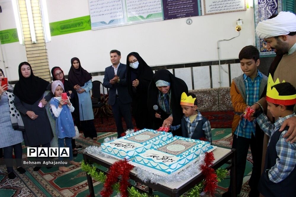 جشن آموزش قرآن مدرسه ابتدایی ادهمی ناحیه یک زنجان