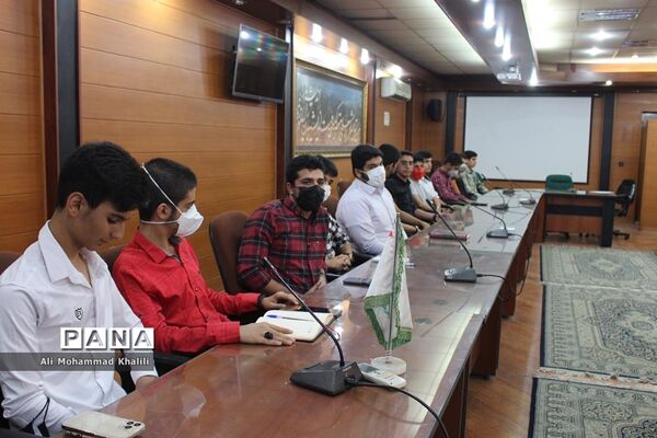 نشست جهاد تبیین ویژه اعضای هیات رئیسه مجلس دانش‌آموزی نواحی چهارگانه شیراز