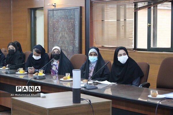 نشست جهاد تبیین ویژه اعضای هیات رئیسه مجلس دانش‌آموزی نواحی چهارگانه شیراز
