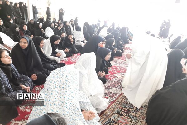 آیین برگزاری نماز جماعت دانش‌آموزی (طرح نور چشم) در ابرکوه