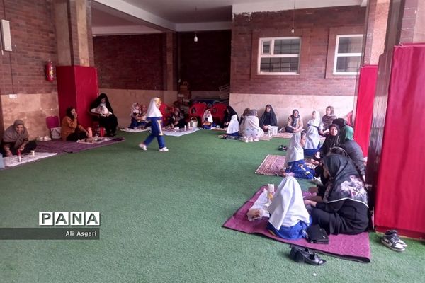 بزرگداشت روز سالمند در دبستان ریحان شهریار