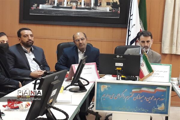 برگزاری نشست تبیینی ویژه نمایندگان مجلس دانش‌آموزی سازمان دانش‌آموزی ناحیه یک شیراز