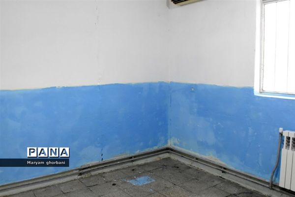 دانش‌آموزان بهنمیری برای نظافت مدرسه دست به کار شدند