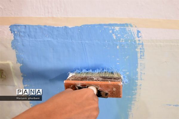 دانش‌آموزان بهنمیری برای نظافت مدرسه دست به کار شدند