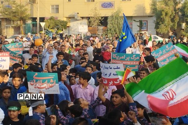 خروش‌هزار‌نفری‌دختران‌دهه‌نودی در شهر کوشک
