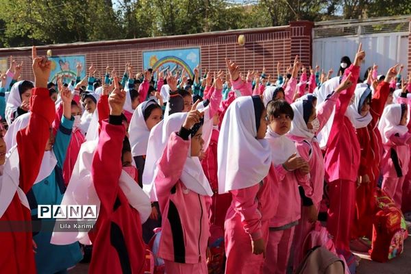 برگزاری آیین حافظ خوانی در مدارس آباده