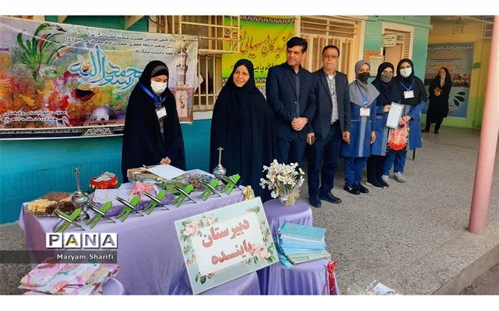 برگزاری مسابقه درس‌هایی از قرآن در دبیرستان پاینده ناحیه یک اهواز