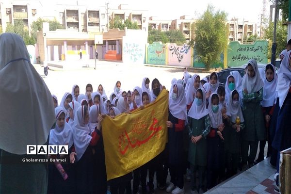 وحدت دانش‌آموزان مدارس ناحیه یک اهواز در برپایی جشن میلاد رسول اکرم (ص)