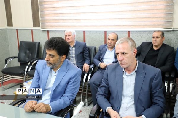 نشست معاونان پرورشی، تربیت‌بدنی و روسای ادرات دانش‌آموزی آموزش و پرورش کرمانشاه