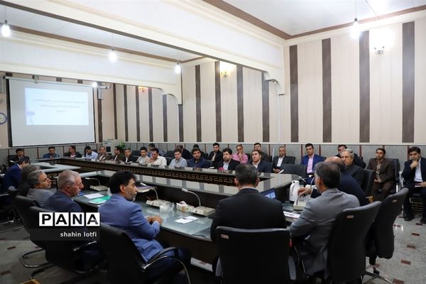 نشست معاونان پرورشی، تربیت‌بدنی و روسای ادرات دانش‌آموزی آموزش و پرورش کرمانشاه