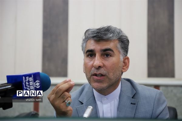 نشست معاونان پرورشی، تربیت‌بدنی و روسای ادرات دانش‌آموزی آموزش و پرورش کرمانشاه