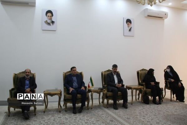 مراسم استقبال از وزیر آموزش و پرورش در فرودگاه بین‌المللی بندرعباس