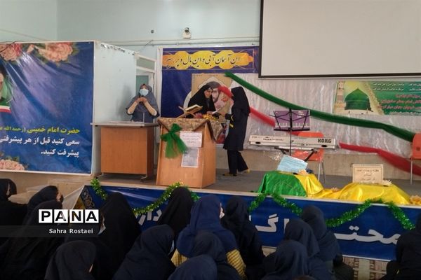برگزاری جشن میلاد رسول اکرم(ص) و امام جعفر صادق(ع) درمدرسه شاهد فیض