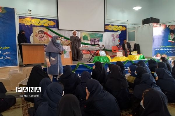 برگزاری جشن میلاد رسول اکرم(ص) و امام جعفر صادق(ع) درمدرسه شاهد فیض