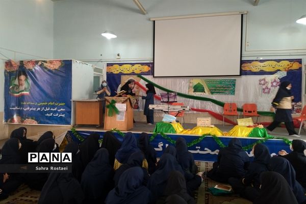 برگزاری جشن میلاد رسول اکرم(ص) و امام جعفر صادق(ع) درمدرسه شاهد فیض