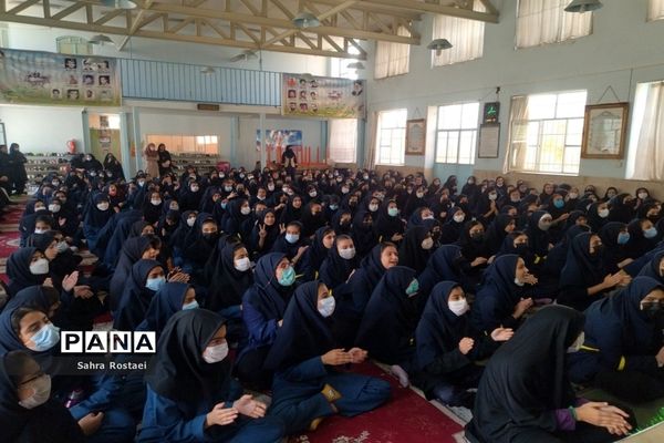 برگزاری جشن میلاد رسول اکرم(ص) و امام جعفر صادق(ع) درمدرسه شاهد فیض