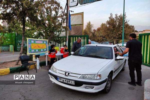 برپایی ایستگاه صلواتی همزمان با هفته وحدت در کانون فرهنگی تربیتی قدس