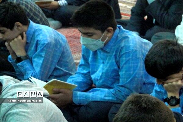 حضور دانش‌آموزان و فرهنگیان منطقه۹ در دعای ندبه