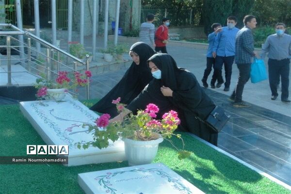 حضور دانش‌آموزان و فرهنگیان منطقه۹ در دعای ندبه
