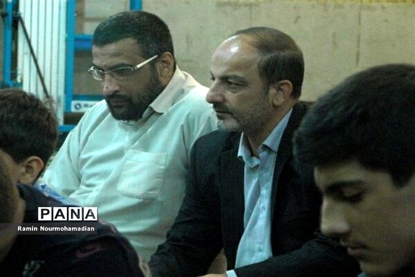 حضور دانش‌آموزان و فرهنگیان منطقه۹ در دعای ندبه