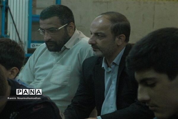 حضور دانش‌آموزان و فرهنگیان منطقه۹ در دعای ندبه