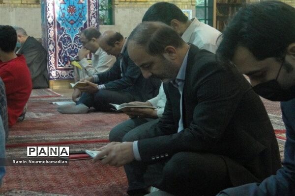 حضور دانش‌آموزان و فرهنگیان منطقه۹ در دعای ندبه
