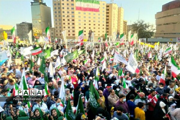 جشن بزرگ میلاد پیامبر مهربانی‌ها در میدان ولی عصر