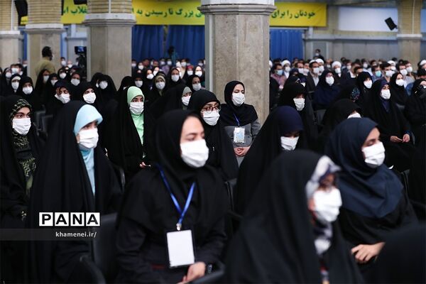 دیدار نخبگان و استعدادهای برتر تحصیلی با رهبر انقلاب