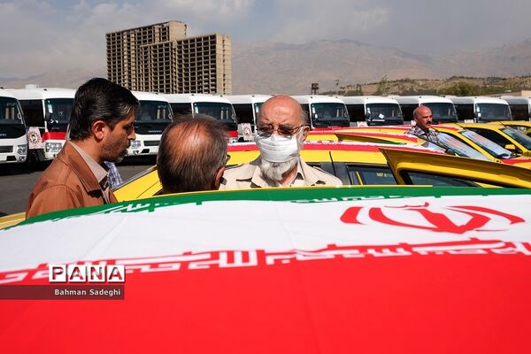 آیین تحویل دو‌ هزارمین تاکسی جایگزین و 200 دستگاه اتوبوس در طرح نوسازی ناوگان فرسوده