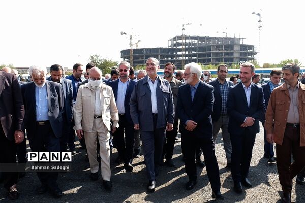 آیین تحویل دو‌ هزارمین تاکسی جایگزین و 200 دستگاه اتوبوس در طرح نوسازی ناوگان فرسوده