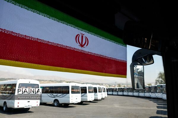 آیین تحویل دو‌ هزارمین تاکسی جایگزین و 200 دستگاه اتوبوس در طرح نوسازی ناوگان فرسوده