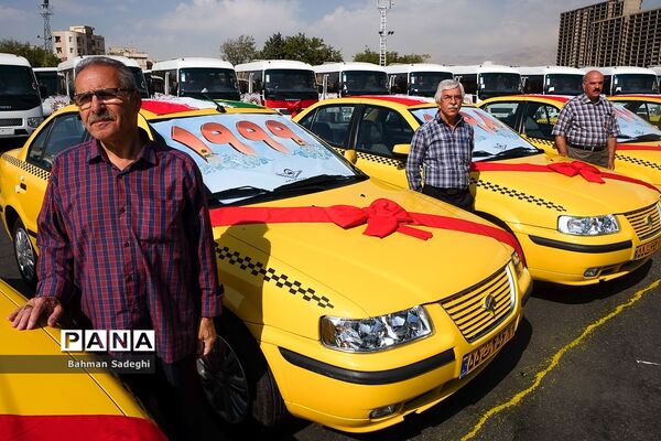 آیین تحویل دو‌ هزارمین تاکسی جایگزین و 200 دستگاه اتوبوس در طرح نوسازی ناوگان فرسوده