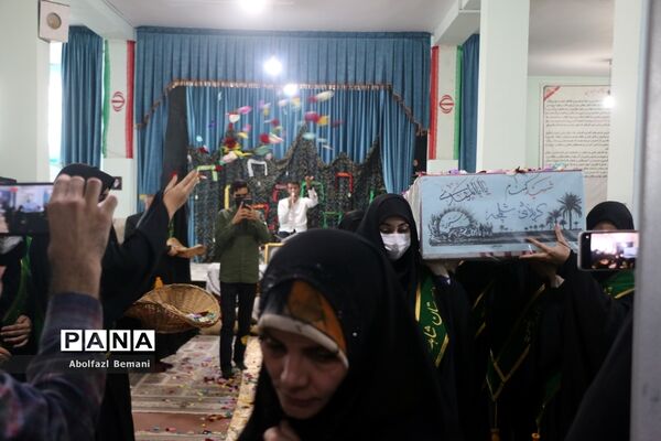 استقبال از شهید گمنام در دبیرستان شاهد رضویه قم