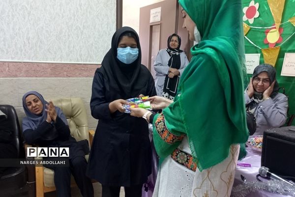 جشن میلاد پیامبر اکرم(ص) در دبستان دخترانه ایثار فشافویه