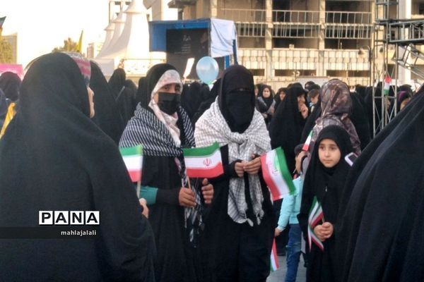جشن بزرگ میلاد پیامبر مهربانی با نقش‌آفرینی بانوان محجبه و انقلابی مشهد مقدس