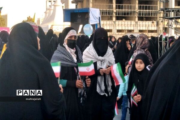 جشن بزرگ میلاد پیامبر مهربانی با نقش‌آفرینی بانوان محجبه و انقلابی مشهد مقدس