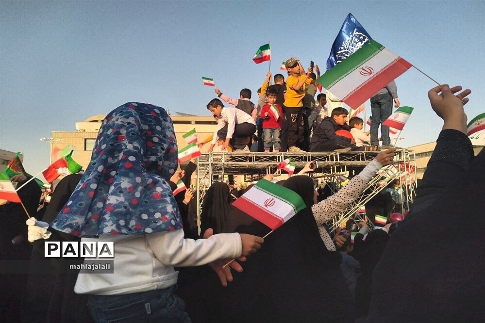 جشن بزرگ میلاد پیامبر مهربانی با نقش‌آفرینی بانوان محجبه و انقلابی مشهد مقدس