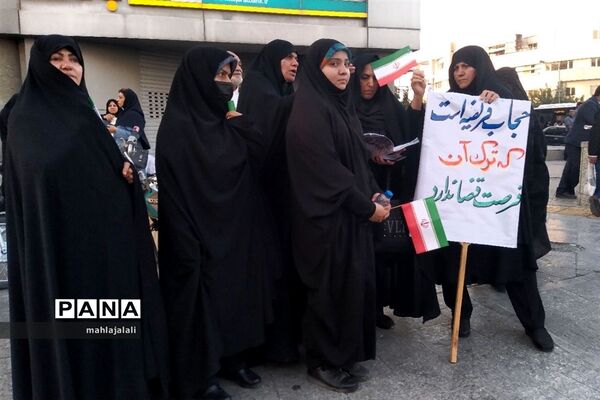 جشن بزرگ میلاد پیامبر مهربانی با نقش‌آفرینی بانوان محجبه و انقلابی مشهد مقدس