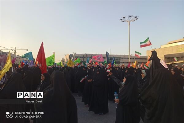 جشن بزرگ پیامبر مهربانی با نقش‌آفرینی بانوان محجبه و انقلابی مشهد مقدس