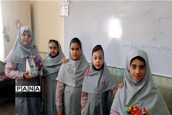 برگزاری جشن وحدت در دبستان مهشید مصلی‌نژاد ناحیه ۷مشهد