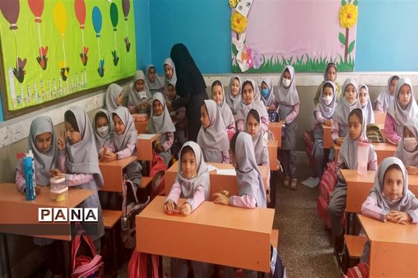 برگزاری جشن وحدت در دبستان مهشید مصلی‌نژاد ناحیه ۷مشهد