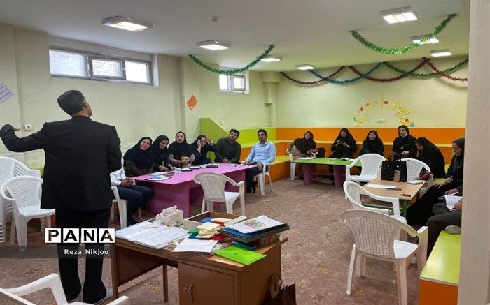 گروه آموزشی توانمند، کلید رشد دانش‌آموزان است
