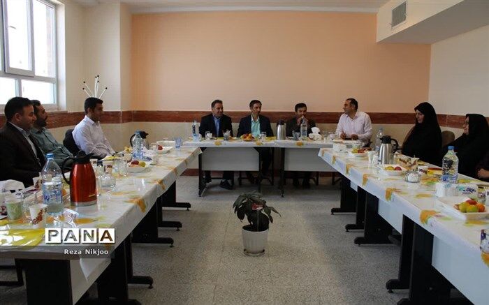برگزاری نخستین جلسه تخصصی مدیران هنرستان‌های ناحیه یک بهارستان
