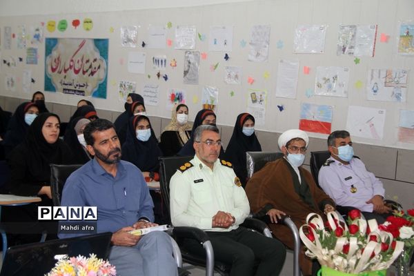 زنگ نمادین آغاز هفته پیوند اولیا و مربیان در مدارس شهرستان بهبهان