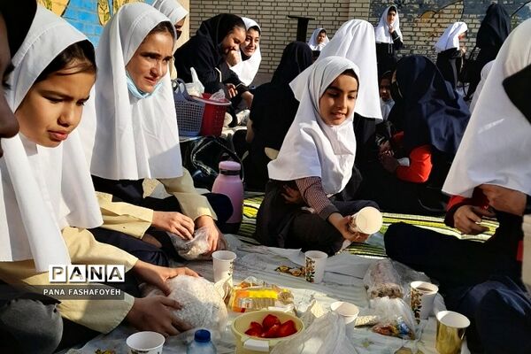 طرح صبحانه سالم در دبستان میعاد فشافویه
