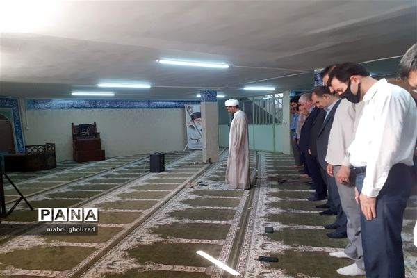 برگزاری همایش  هفته وحدت شورای اداری آموزش و پرورش منطقه 16