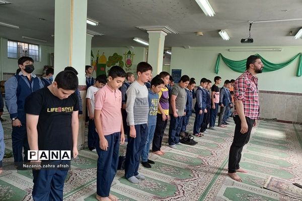 اجرای طر ح «نماز نور چشم » در دبستان ایمان رودهن