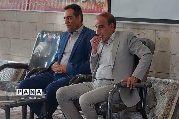 برگزاری مناظره دانش‌آموزی در مدرسه شهید‌بهشتی سمنان